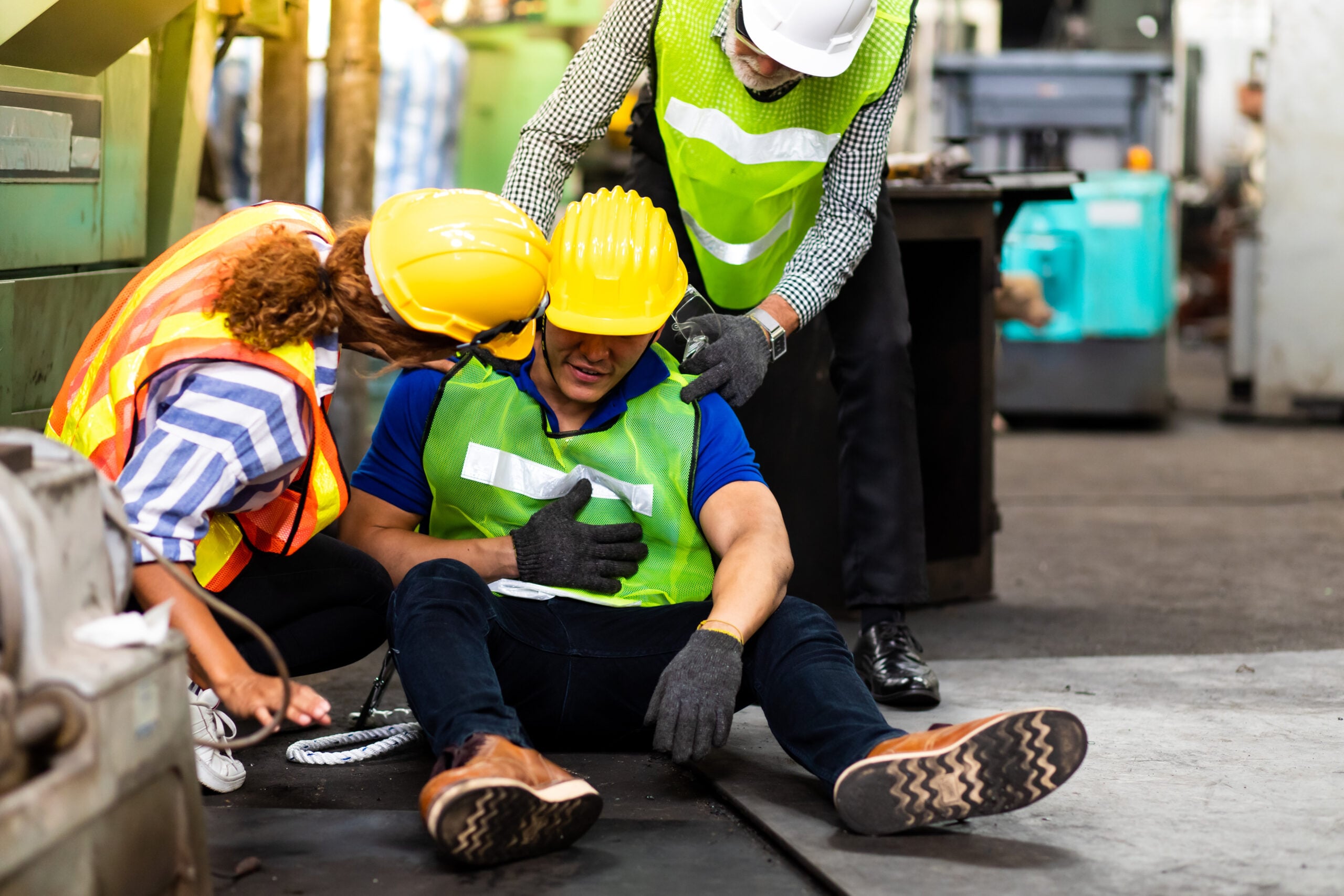 Worker experiencing workplace injury requiring treatment at Campbell chiropractic clinic